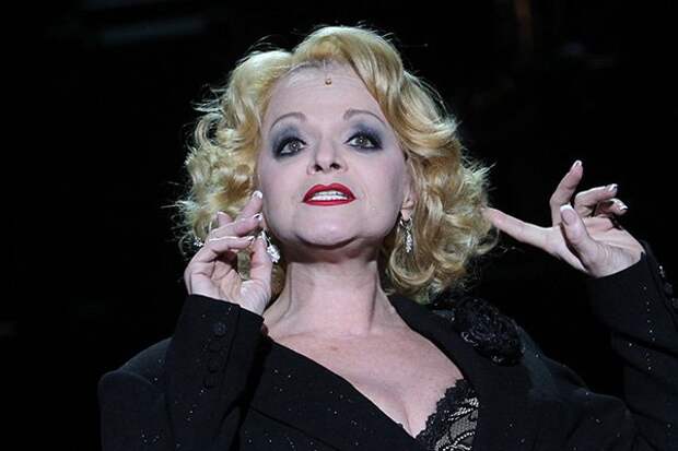 Квартиру Ларисы Долиной помог продать эксперт по борьбе с мошенниками