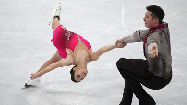 Авербух прокомментировал результат российских спортивных пар в короткой программе