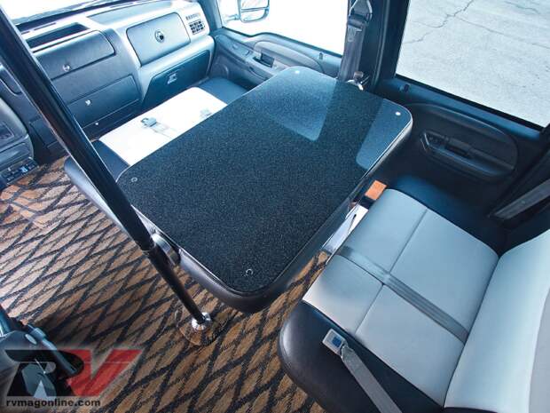 Ford F-750 Dunkel Luxury Hauler 4х4 f-750, ford, автодом, кемпинг, пикап, самый большой автомо, тюнинг