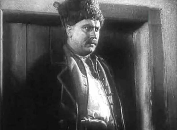 Александр Хвыля, кадр из фильма «Кармелюк», 1938 год. / Фото: www.kino-teatr.ru