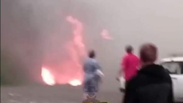 Несколько гаражей загорелись в Барнауле