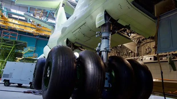 На авиазаводе в Ульяновске введут ручное управление из-за срыва госзаказа