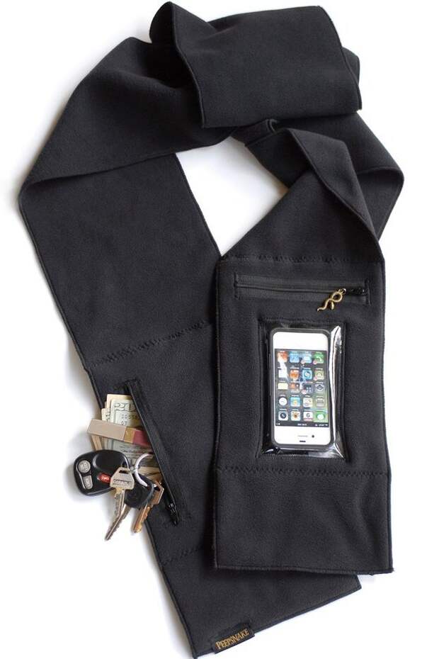 This-scarf-that-has-a-touchscreen-pocket-for-your-phone.