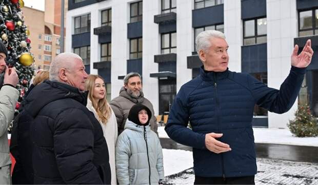 Собянин поздравил с новосельем 250-тысячного участника программы реновации