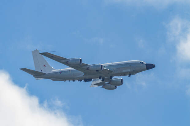 Британский самолет-разведчик заметили над Черным морем