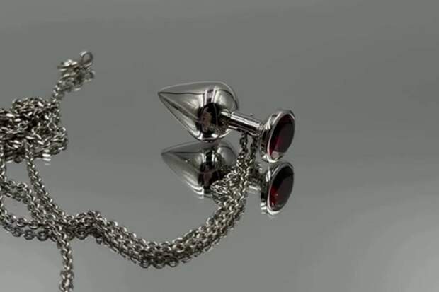 Ювелирный бренд выпустил подвески в виде анальных пробок и вызвал интерес у россиян