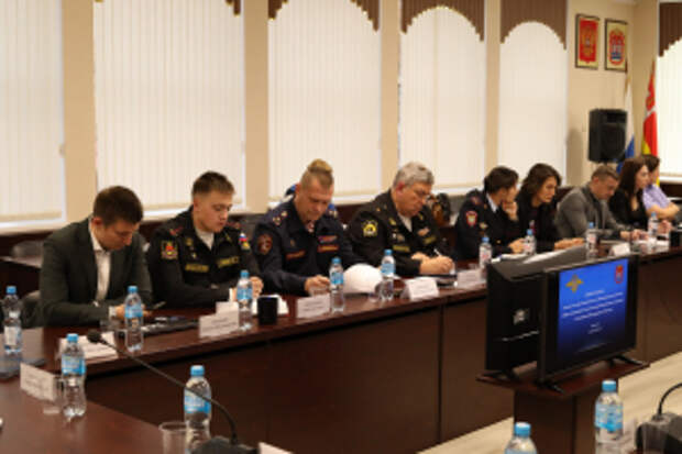 Сотрудники регионального УМВД России по Калининградской области и общественники в ходе круглого стола обсудили вопросы противодействия экстремизму