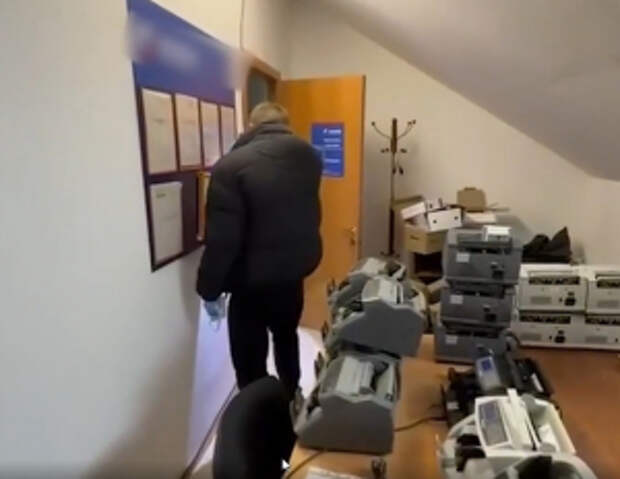 В Ростовской области полицейские задержали руководителя и работников кредитно-потребительского кооператива по подозрению в хищении денежных средств вкладчиков