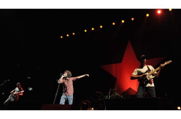 Rage Against The Machine Played Its 1st Concert In 11 Years And Fans Were Blown Away By The Explosive Sold Out Performance