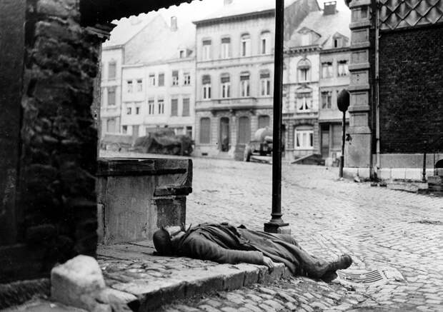 Вторая мировая война в фотографиях: падение нацистской Германии