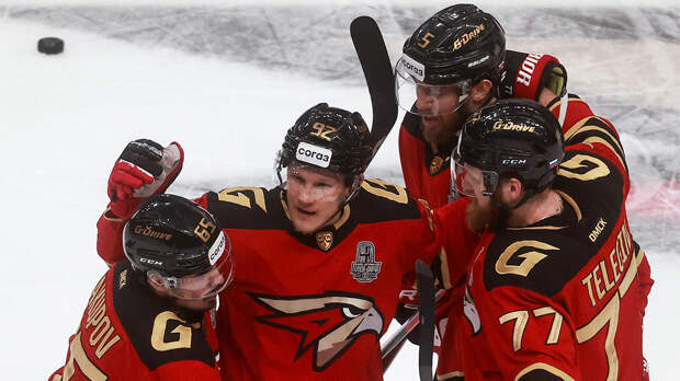 "Авангард" обыграл "Металлург" и стал первым полуфиналистом Кубка Гагарина на Востоке