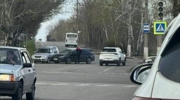 ДТП в Макеевке на ЖБИ в сторону Молокозавода https://t.me/webmoney_dn/319663