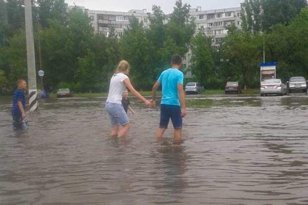 01-07-2015-zatopilo-dozhd-grad-groza-molniia-30