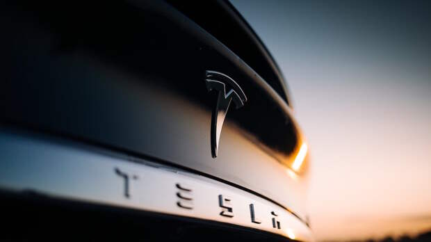 Бренд Tesla подешевел в 2025 году на 36%