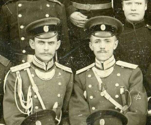Для чего нужна металлическая бляха на груди немецких солдат