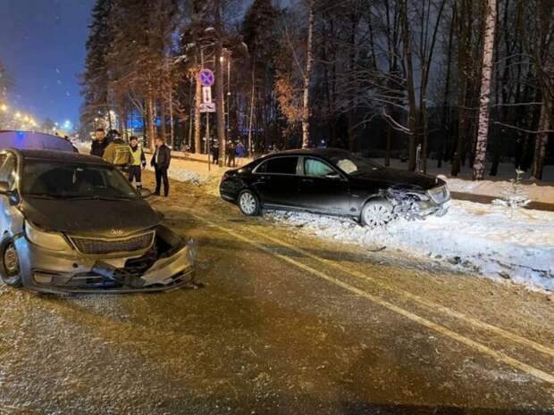 Баста на Maybach попал в жесткое ДТП после концерта в Петербурге: момент аварии попал на видео (ВИДЕО)