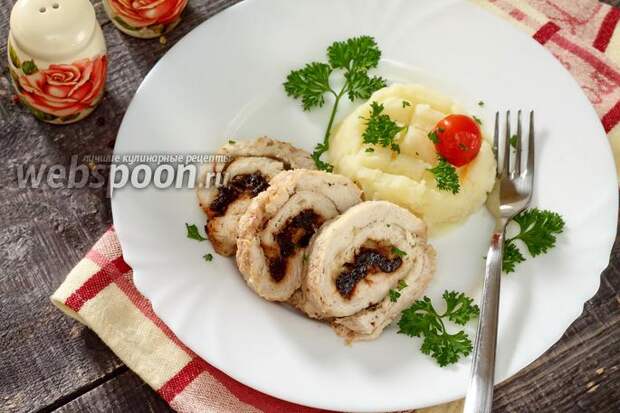 Фото Куриный рулет с черносливом