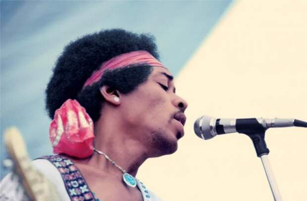 031_jimi_hendrix_theredlist