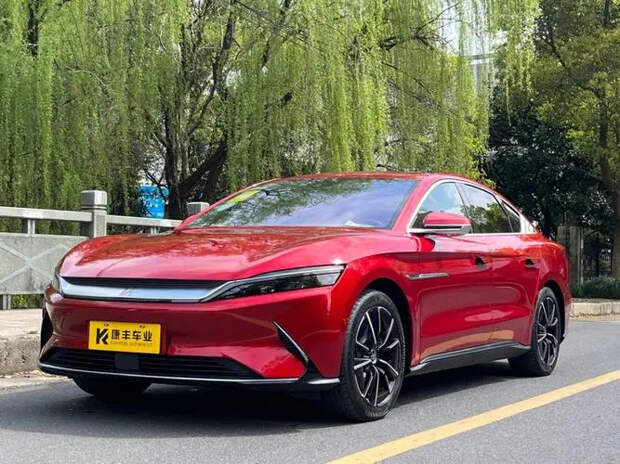 BYD сделал прибыль в размере 2,4 млрд долларов США в 2022 году, рост на 403%. В 2023 году планируется продать 3,6 млн электромобилей
