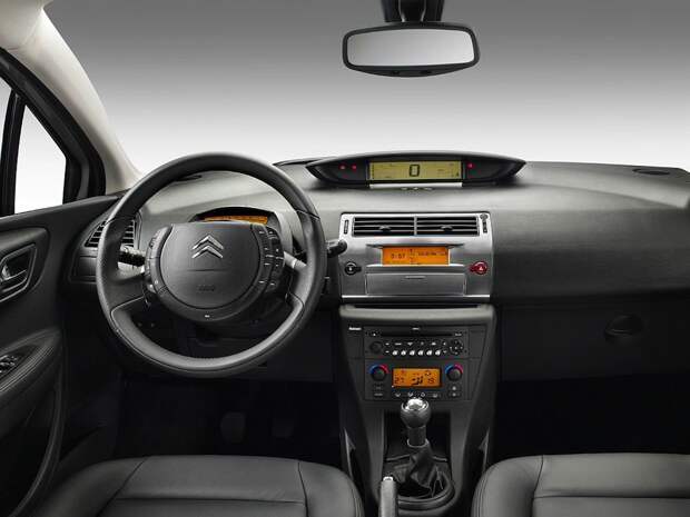 Citroen C4 авто, рулевое колесо, руль. автодизайн