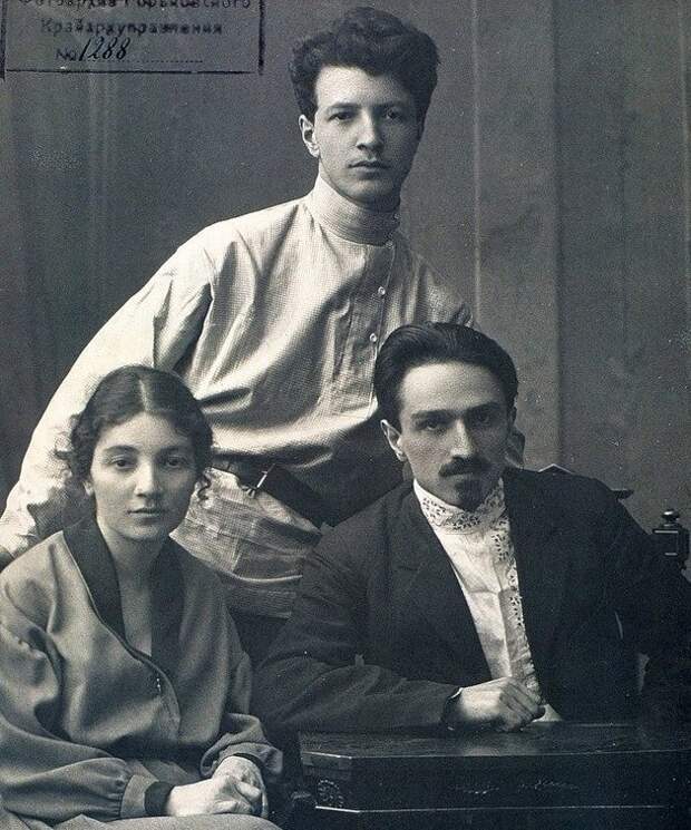 Микоян Артём Иванович (1905-1970) с родителями биография, детство, интересное, конструкторы, ученые
