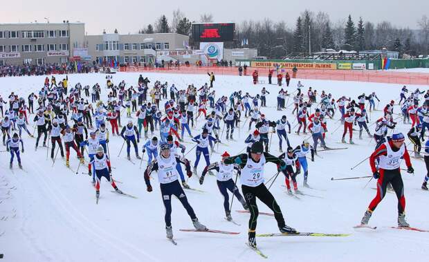 Противостояние лыж и сноуборда: в Альметьевске стартовал фестиваль зимних видов спорта «SNOW FEST»