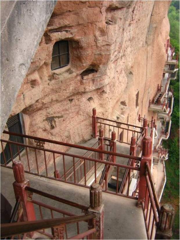Удивительные скульптуры пещеры Лонгмен и грота Майджишан