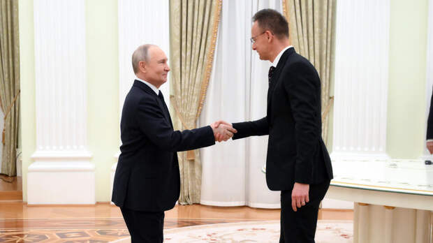 Путин встретился в Кремле с главой МИД Венгрии