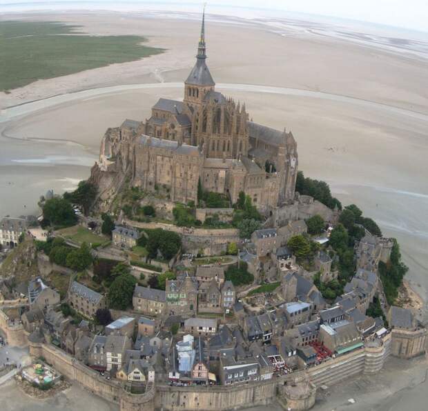 https://parisgid.ru/wp-content/uploads/2013/08/Mont-Saint-Michel4.jpg