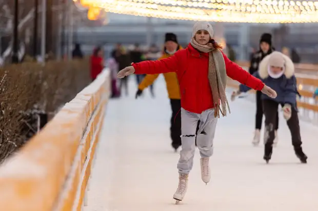 В Челябинске озвучили дату закрытия модного катка в парке Терешковой