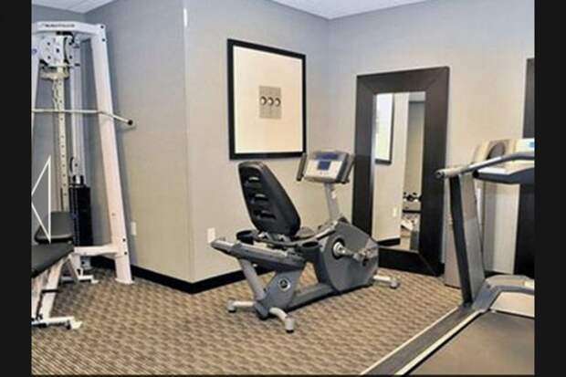 Comfort Suites Bypass обещает посетителям тренажерный зал. Comfort Suites Bypass обещает посетителям тренажерный зал. ожидания и реальность, отель, реклама