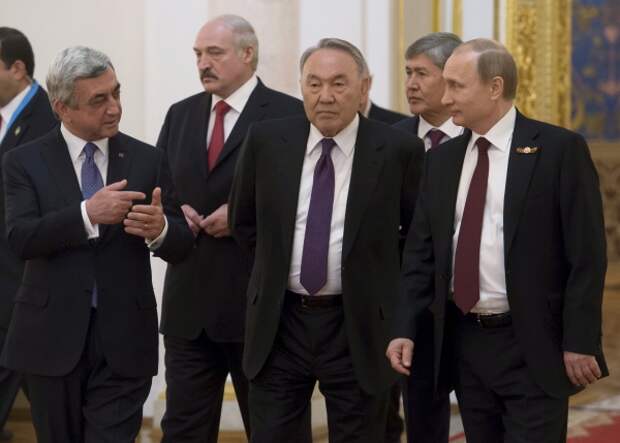 Назарбаев раскритиковал антироссийские санкции Запада