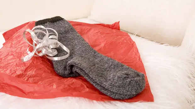 Опрос: россиянки назвали идеи подарков для коллег-мужчин на 23 Февраля