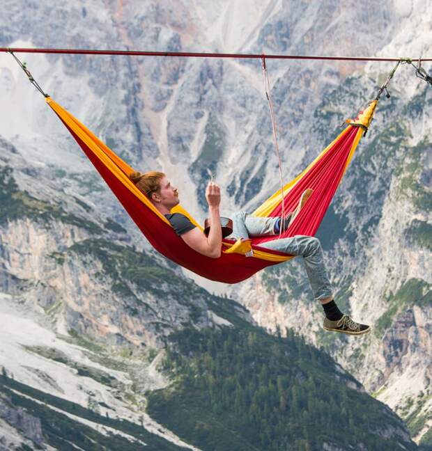 фестиваль highline гамаки на высоте в сотни метров над итальянскими альпами(4)