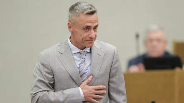 Источник RTVI: обматерившего россиян депутата Самокиша вряд ли лишат мандата