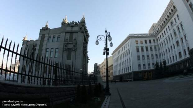 Украинцы потребовали от Порошенко затопить Таганрог Украинцы потребовали от Порошенко затопить Таганрог