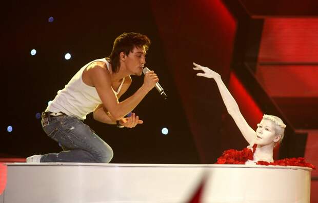 Дима Билан с песней "Never Let You Go" занял второе место в 2006 году 