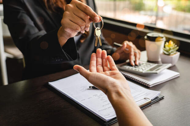 В Челябинске мужчина пытается вернуть квартиру, купленную по схеме Долиной