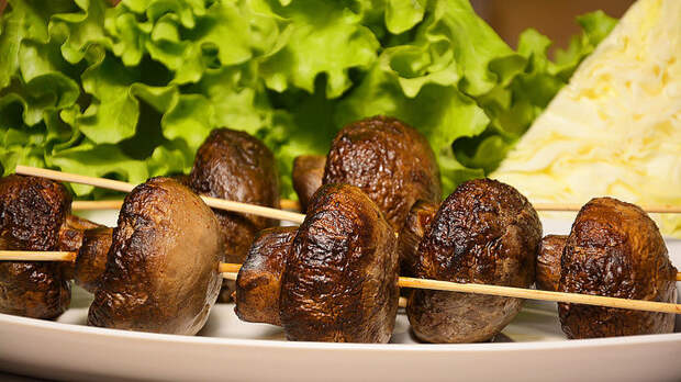 Шашлык из шампиньонов Кулинария, Еда, Шашлык из шампиньонов, Шашлык из грибов, Шампиньоны в духовке, Рецепт, Видео, Видео рецепт, Длиннопост