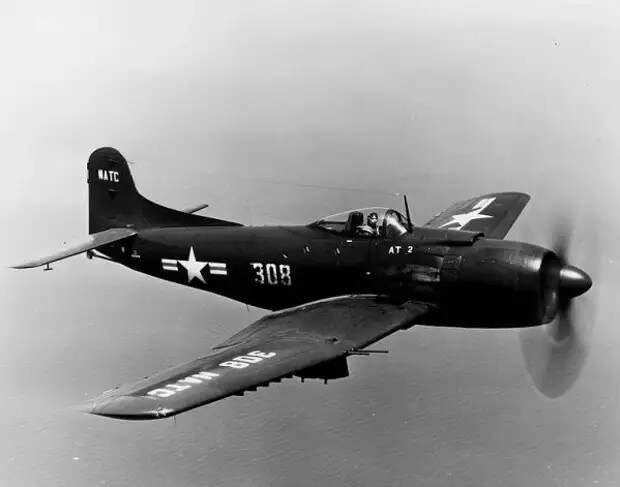 Martin_AM-1_NATC_in_flight.jpg