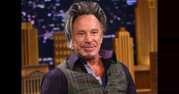 "Я бы не стал просить милостыню". Микки Рурк раскритиковал сбор средств на аренду жилья, организованный якобы от его имени