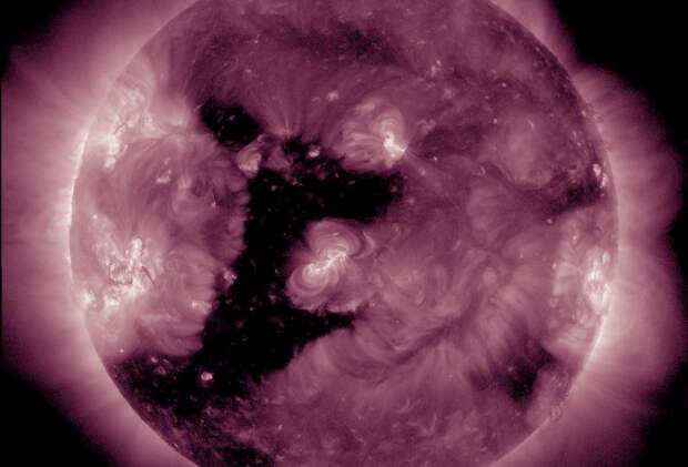 Землю накрыл «пролетевший мимо» выброс плазмы — началась магнитная буря