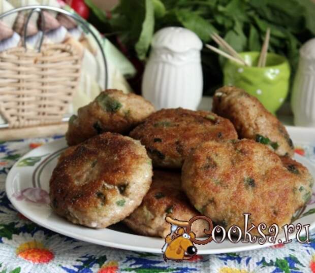 Мясные биточки  с картофелем и черемшой