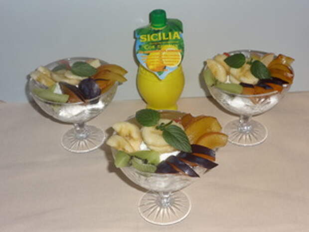 Фото к рецепту: Творожно-фруктовый десерт Фото к рецепту: Творожно-фруктовый десерт