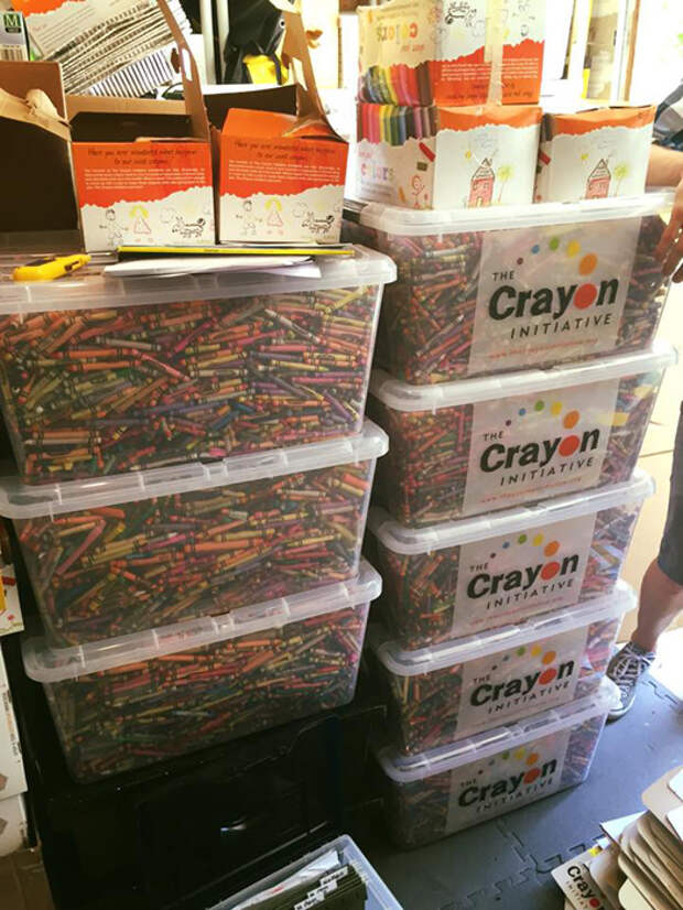 Бесплатные мелки от The Crayon Initiative.