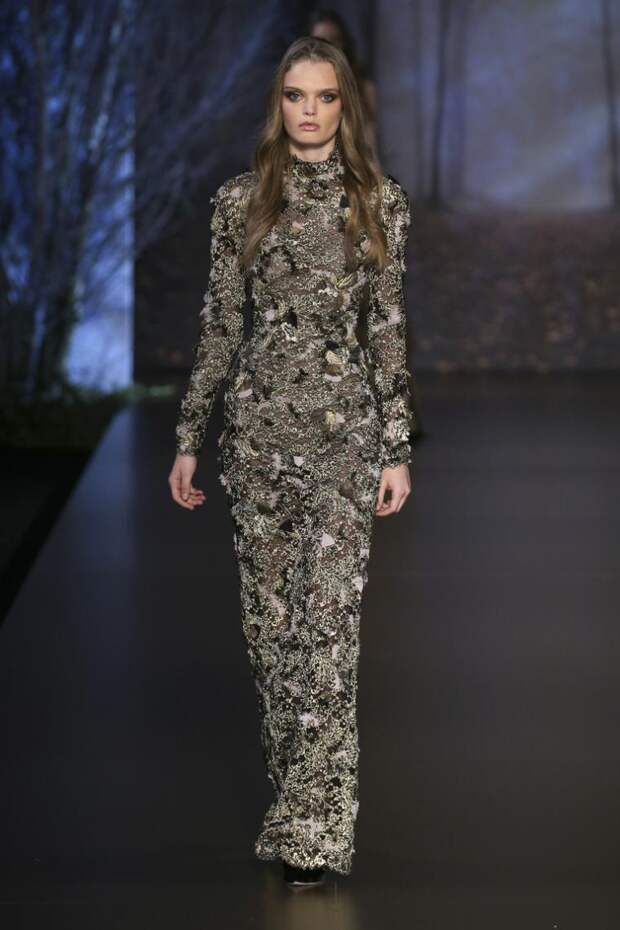 Русская сказка от Ralph & Russo осень-зима 2015 - 2016: великолепные и царственные наряды Русская сказка от Ralph & Russo осень-зима 2015 - 2016: великолепные и царственные наряды