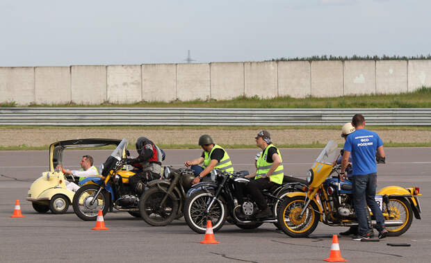 Олдтаймер ралли на автодроме ФСО олдтаймер, ралли, ретро автомобили