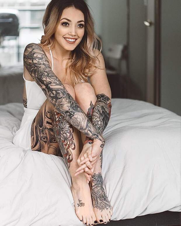 Девушка на кровати tattoo, Синяя болезнь, девушки с тату, девушки с татуировками, красивые девушки, наколки, тату, татуировки