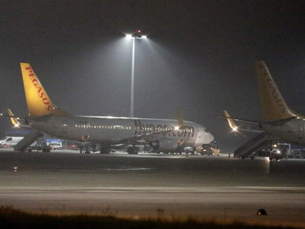 Reuters: В аэропорту Стамбула произошел взрыв, двое раненых