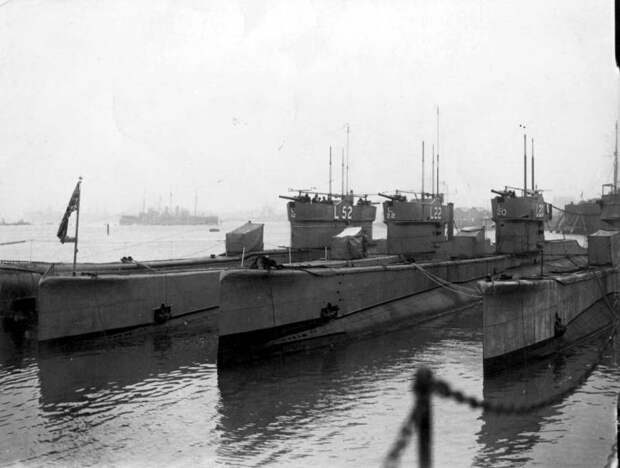 v-den-velikoj-pobedyi.-o-baltijczax-podvodnikax.-shh-408